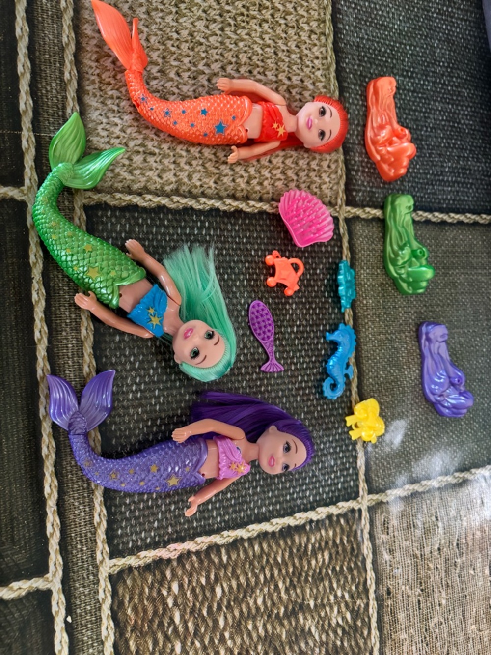 Colorful Mermaid Doll Playset - Red, Green & Purple - Picture 2 of 4